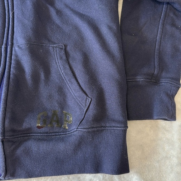 GAP - full zip two toned hoodie. Size 8 - Picture 4 of 4